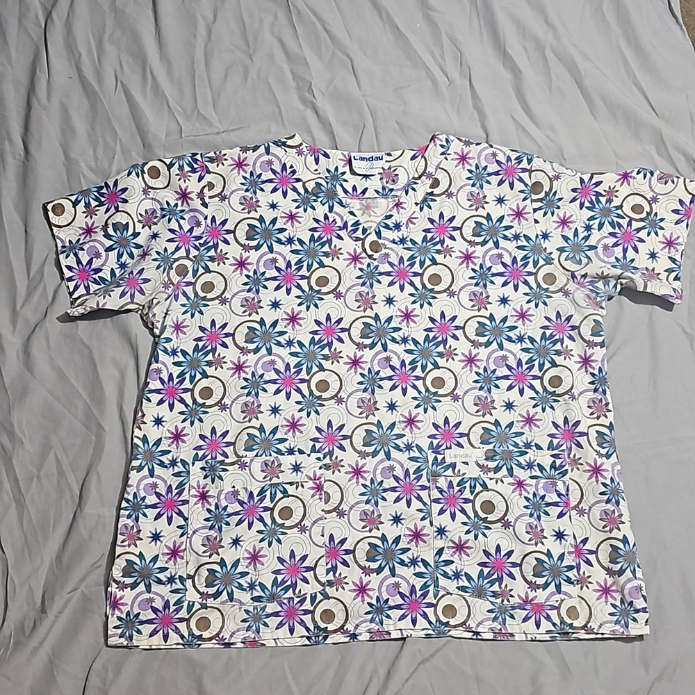 XL Landau Flower Scrub Top Plus sz